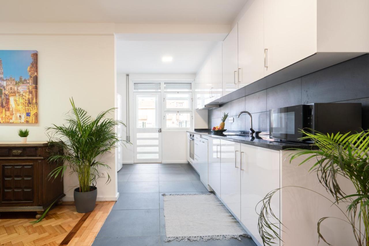 Host Wise - Spacious Fresh Flat W Terrace - Near Sea 에스피뇨 외부 사진